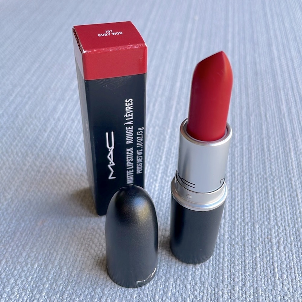 MAC Retro Matte Lipstick - 707 Ruby woo